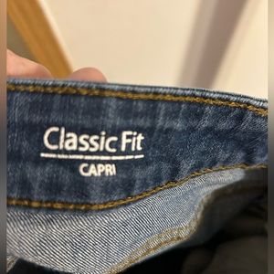 Women’s size 16 stretch capris